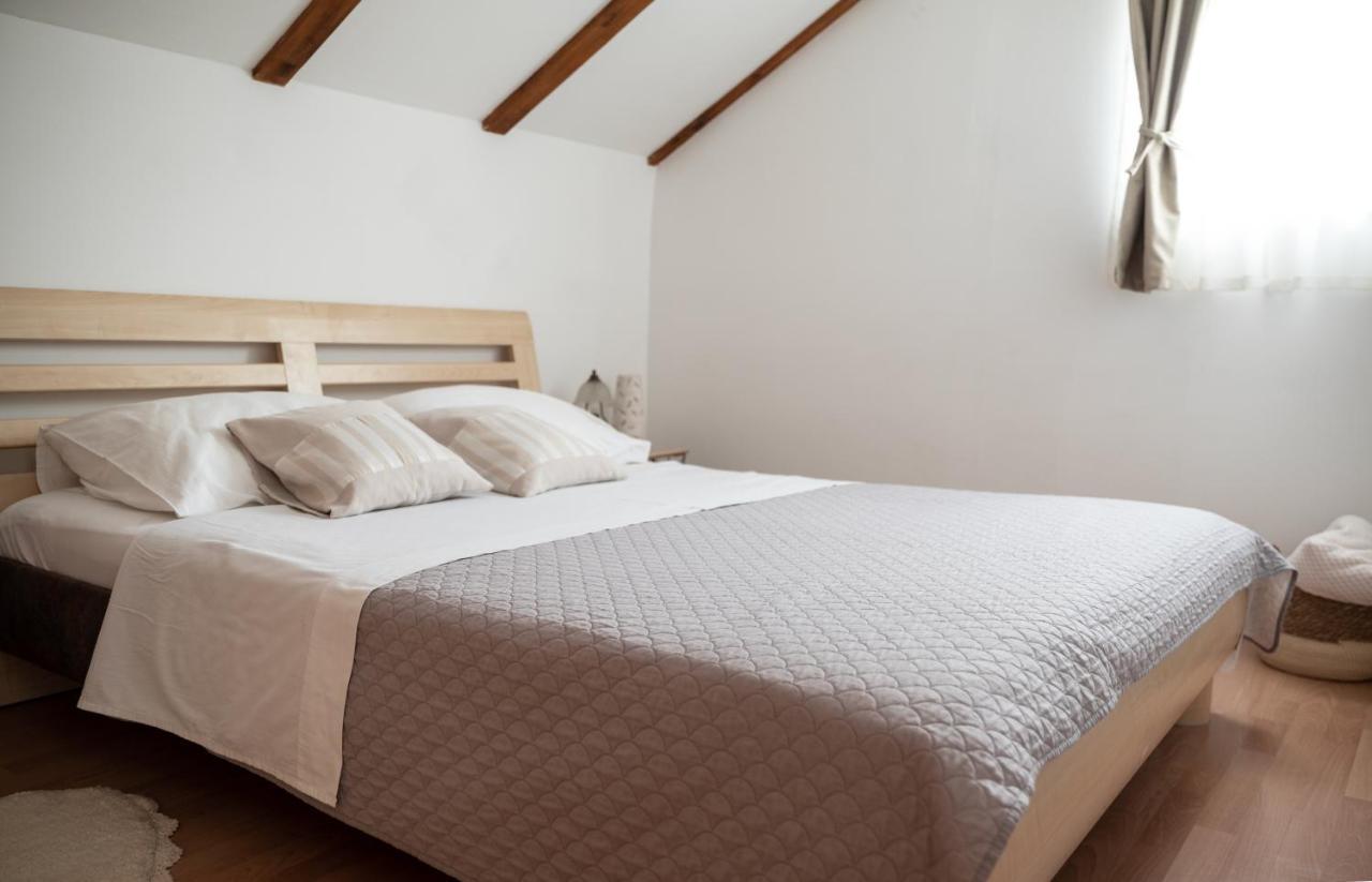 Apartman Milutin Vrsi Eksteriør bilde