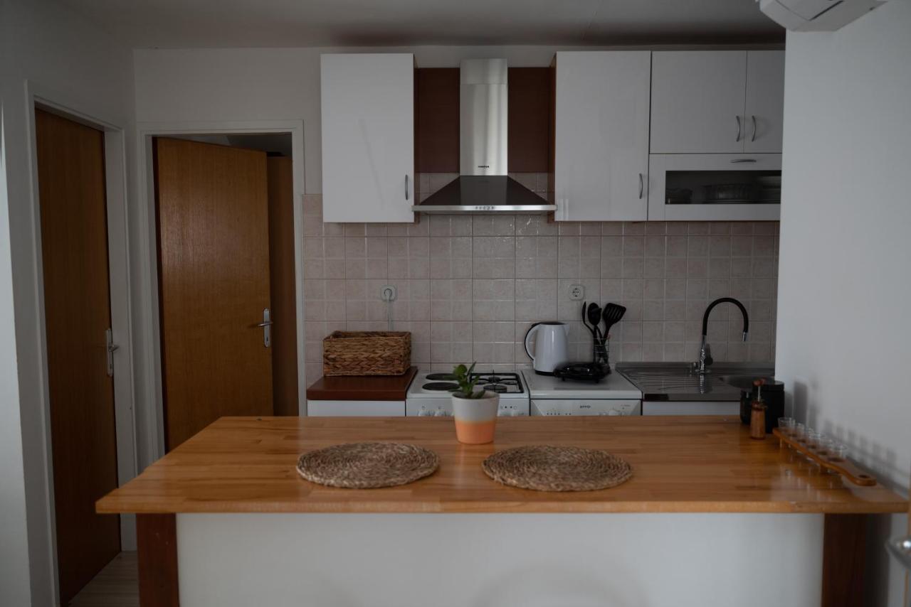 Apartman Milutin Vrsi Eksteriør bilde